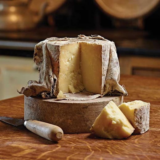 Ford Farm Cloth Bound Cave Aged Cheddar 300g